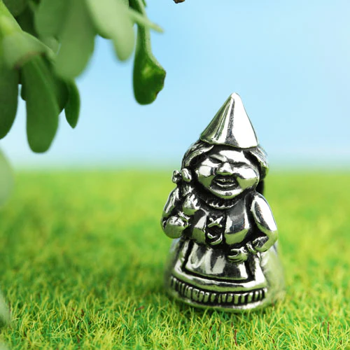 Aunt Gnome (Retired) - Image 3